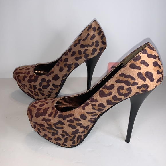 Charlotte Russe NWOT Leopard Platform Pump Heels - Picture 5 of 16